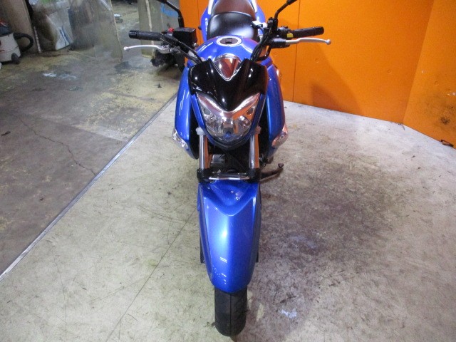 フロントから見てもこの通り状態グッド！購入時はＬＥＤ取付工賃無料ですので是非ともこの機会に！！