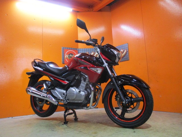 希少な２０１５年の黒赤の高年式のＧＳＲ２５０が入荷！真剣に購入を希望の方は０９０４４１８５３３２小西
