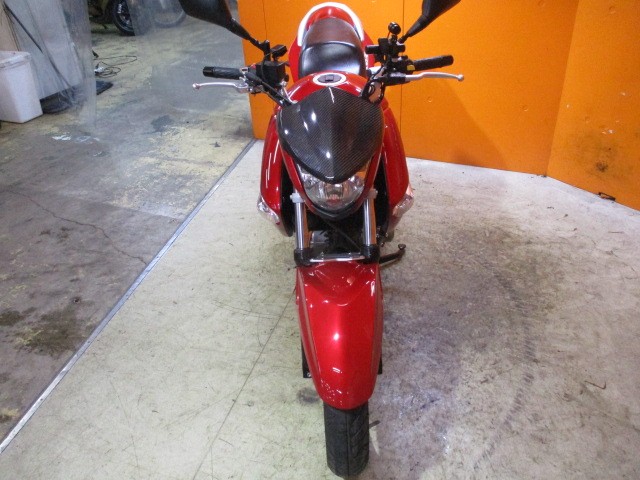 フロントから見てもこの通り状態グッド！購入時はＬＥＤ取り付け工賃無料ですので是非ともこの機会に！！