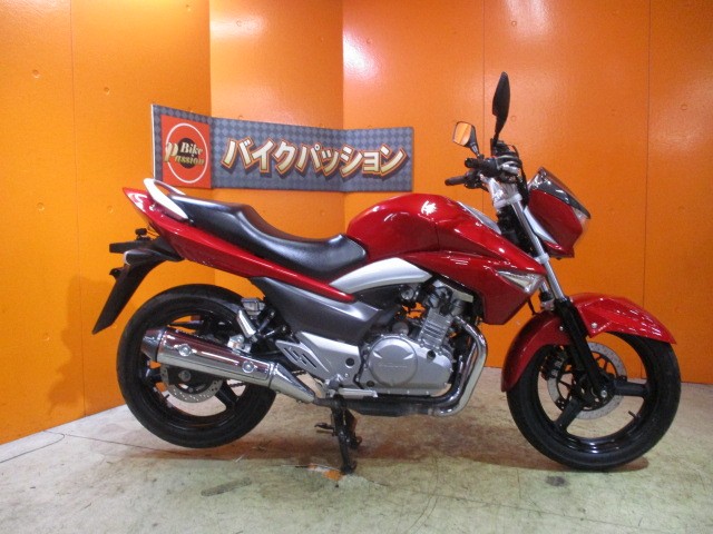 横から見てもこの通り状態グッド！色褪せは勿論！さびもほとんど出ていない綺麗な一台！他店追従不可能価格