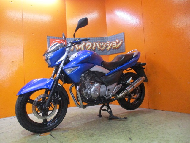 最長２４か月保証付き！！マフラーも人気の高いビームスＲマフラー装備済み！これは本当にお買い得な一台！