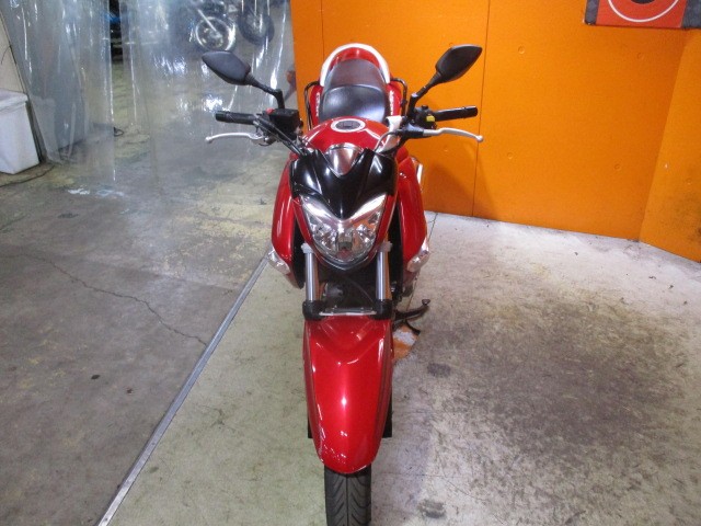 フロントから見てもこの通り状態グッド！購入時はＬＥＤ取付工賃無料ですよ！是非ともこの機会に！！