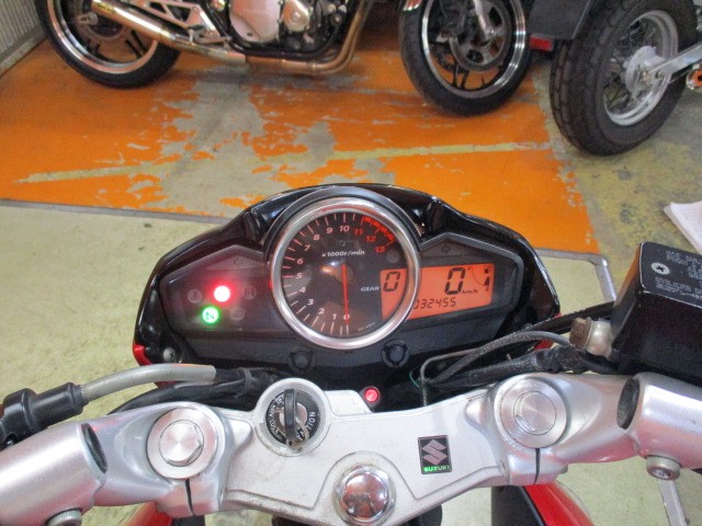 走行もまだまだの３２４５５ｋｍ！高価な分離型ＥＴＣに盗難防止のイモビアラームまで装備済みでこの価格！