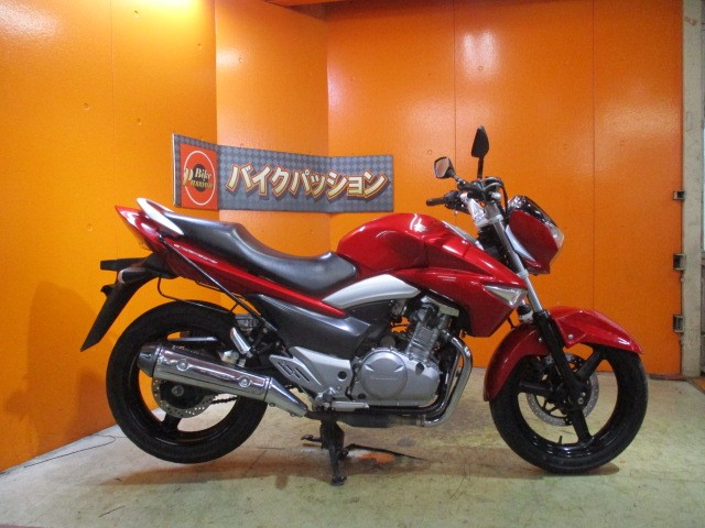 横から見てもこの通り状態グッド！写真の通り本当に状態グッドな一台！冗談抜きの早い者勝ちの一台！！