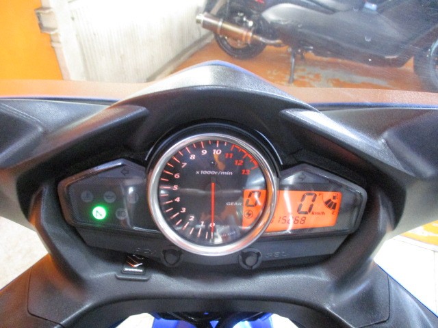 走行も１５２６８ｋｍのまだまだの一台！！燃料消費率１Ｌ＝４０ｋｍの高燃費車両ですよ！！