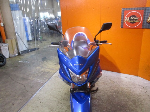 フロントから見てもこの通り状態グッド！！購入時はＬＥＤ取付工賃無料！是非ともこの機会に！！