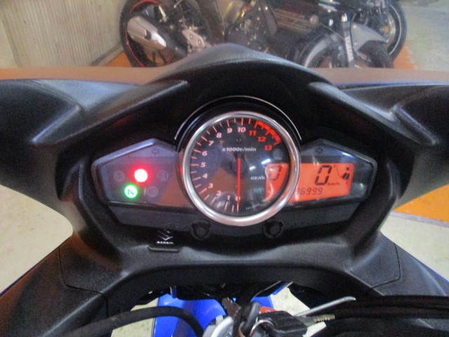 走行もまだまだの３６９９０ｋｍ！ＧＳＲ系の並列２気筒エンジンは本当に頑丈ですよ！早い者勝ちの一台！