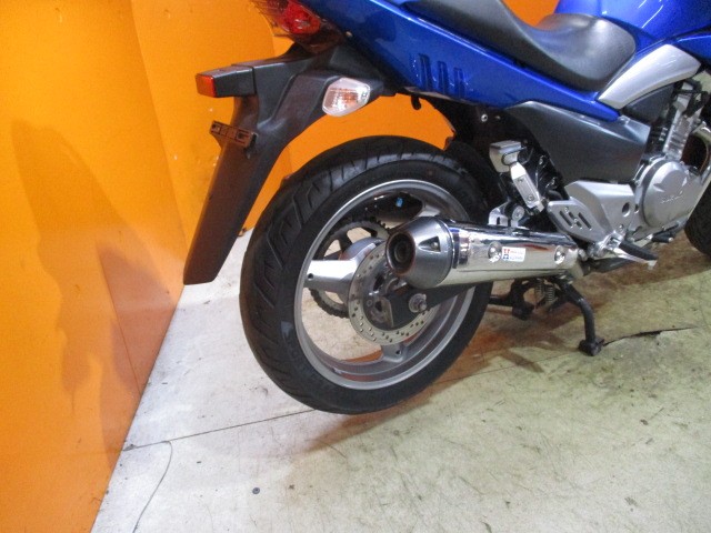 Ｒ周りもこの通り状態グッド！！純正フルノーマル車両！ノーマル車両でマフラー２本出しは本当にグッド！！