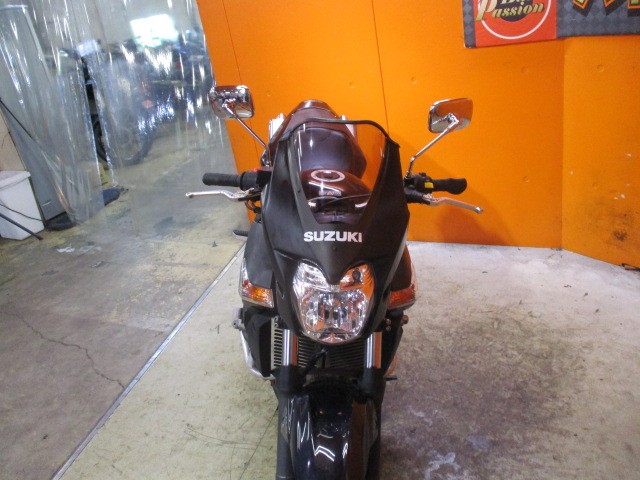 フロントから見てもこの通り状態グッド！スクリーン装備も嬉しいオプションですよね！他店追従不可能価格！