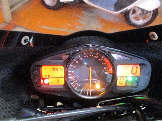 走行も１８９１４ｋｍの低走行車！現在では希少な４気筒４００ネイキッド！高回転が楽しいですよ！決済価格