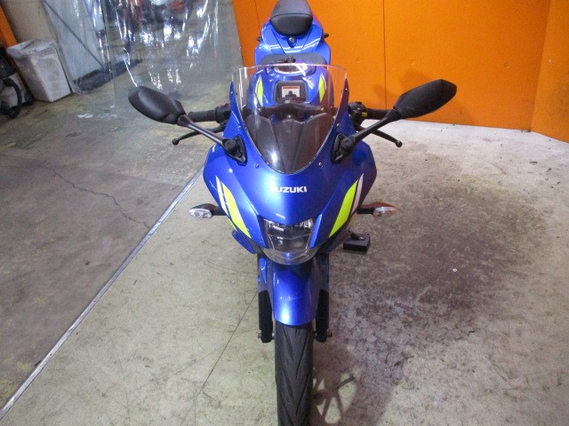 フロントから見てもこの通り状態グッド！！１５０ｃｃとは思えないこの迫力！乗ればわかるこの楽しさ！！