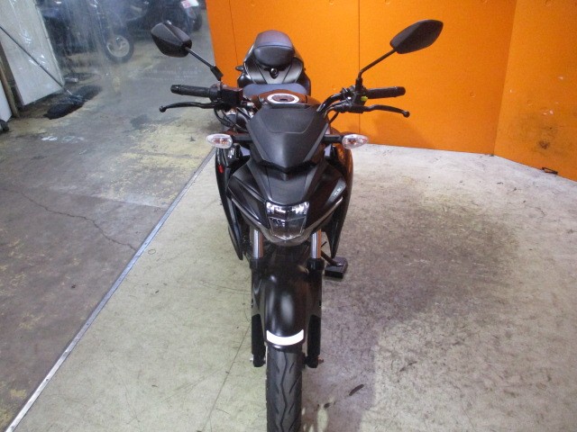 フロントから見てもこの通り状態グッド！！１２５ｃｃで最高出力１５ＰＳはまじでびっくりパワー！勝負価格