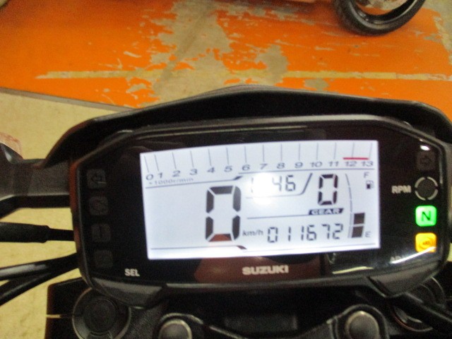 走行も１１６７２ｋｍの低走行車！！燃料消費率１Ｌ＝４８．２ｋｍはやばい高燃費車両ですよね！！