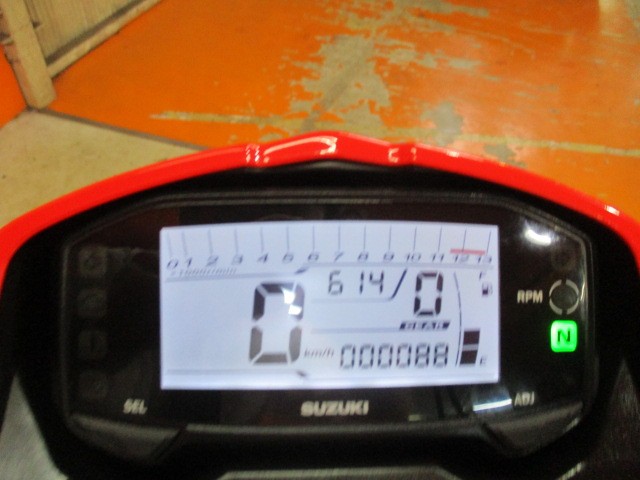 走行びっくり低走行の８８ｋｍ！！ここまでの低走行上質車をはたして中古とよぶのか！！他店追従不可能価格