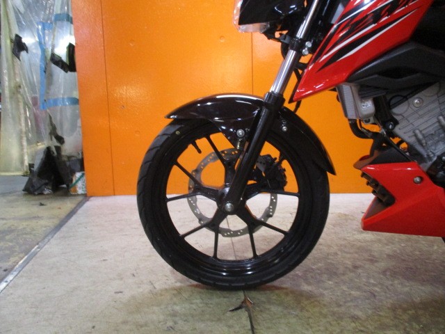 ホイールもこの通り状態グッド！ＧＳＸ－Ｓ１５０のホイールってまるで社外品のホイールのようにかっこいい