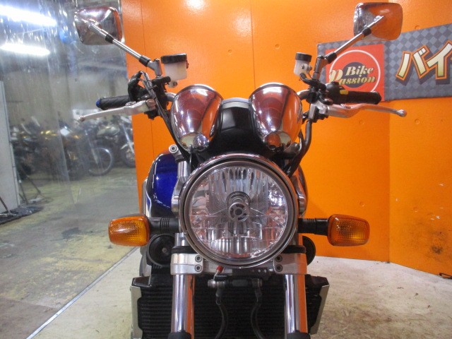 フロントから見てもこの通り状態グッド！やはりネイキッドといえばこの丸目ですよね！渋い！かっこいい！！