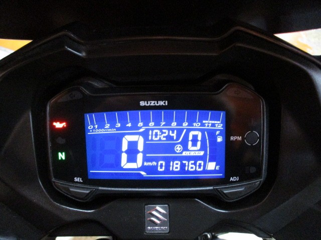 走行もまだまだの１８７６０ｋｍ！！燃料消費率１Ｌ＝４１ｋｍはレプリカとは思えない高燃費車両！！