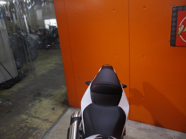 シートもこの通り破れもなければへたりもありません！タンデムも楽々のＧＳＸ２５０Ｒ！通販も大歓迎！！