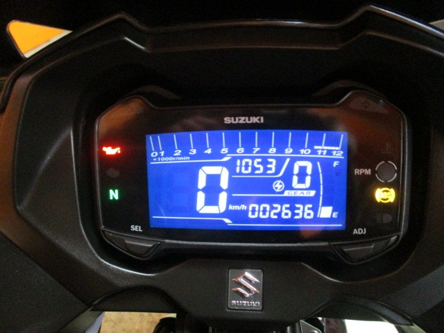 走行も２６３６ｋｍのやばいくらいの低走行車ですよ！ＧＳＸ２５０Ｒは燃料消費率１Ｌ＝４１ｋｍの高燃費車