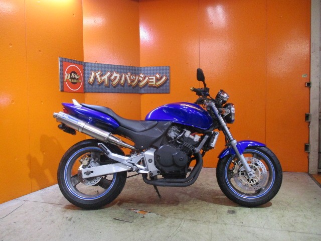 横から見てもこの通り状態グッド！タンクもエンジンも外装もやばいくらい綺麗な一台ですよ！決済価格！！