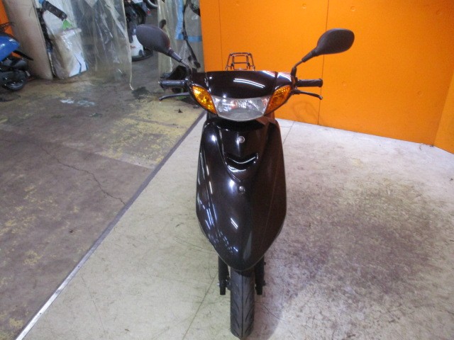 フロントから見てもこの通り状態グッド！今やヤマハ純正の３バルブエンジンのＪＯＧは本当に希少！！