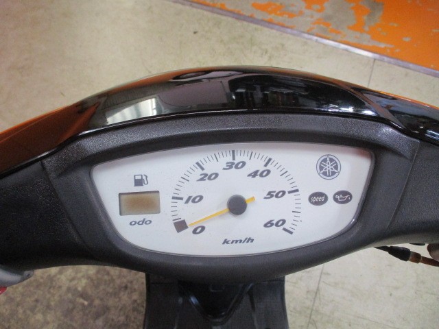 走行もびっくり低走行の７１５６ｋｍ！！燃料消費率１Ｌ＝６５ｋｍと中々の高燃費車両ですよ！！決済価格！