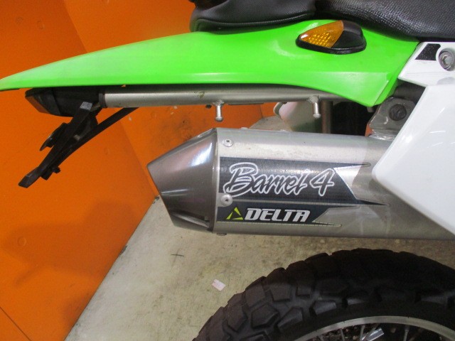 ＫＬＸにつける社外マフラーといえばこのデルタマフラーですよね！定価５３９００円の高価なマフラーですよ