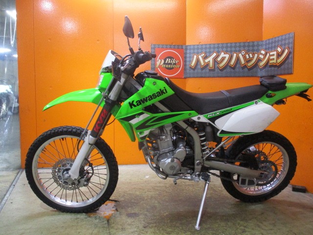 反対側もこの通り状態グッド！中古になるとほぼなくなっている、工具バッグも装備！これは嬉しいですよね！