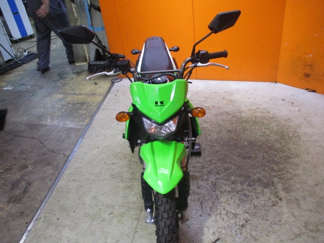 フロントから見てもこの通り状態グッド！２０１３年のブライト正規品ですからフェイスも斬新！！