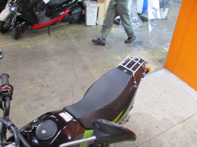 シートもこの通り破れもなければへたりもありません！現在では入手が難しいキャリア装備も嬉しいオプション