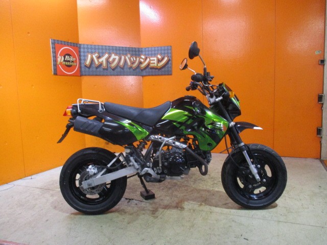 横から見てもこの通り状態グッド！！２０２２年９月現在関東全体でも僅か３台しかない希少なカラーですよ