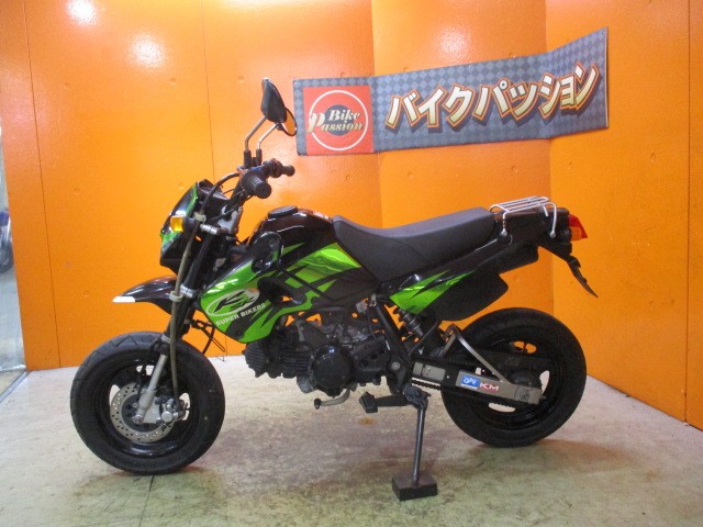 横から見てもこの通り状態グッド！！２０２２年９月現在関東全体でも僅か３台しかない希少なカラーですよ