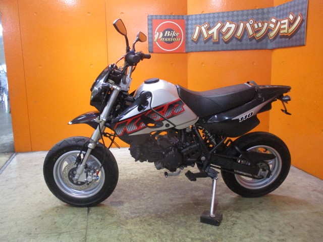 反対側もこの通り状態グッド！ＫＳＲ１１０も今や希少車！次回の入荷は完全に未定！悩むのは本当に危険！！