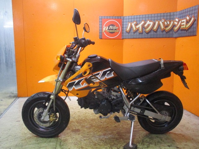 反対側もこの通り状態グッド！このブレイジングレッドは本当に人気が高いので悩むのは危険な一台ですよ！！