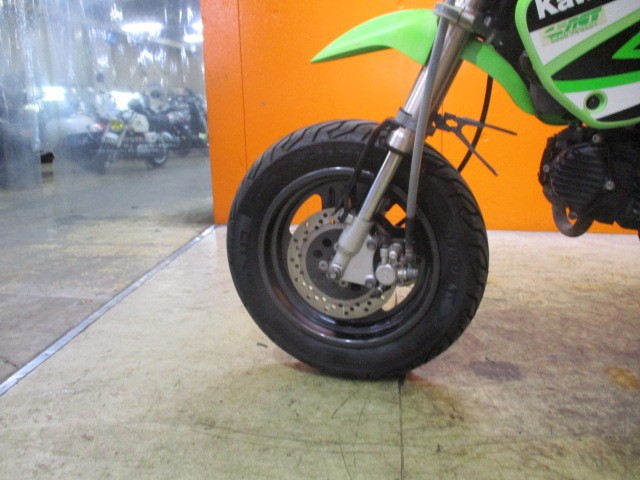 ホイールもこの通り状態グッド！現在は絶版ですが楽しい４ＭＩＮＩといえばこのキャブのＫＳＲ１１０ですよ