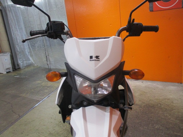 フロントから見てもこの通り状態グッド！ブライト正規品のこの純正フェイスは本当に戦闘的でかっこいい！