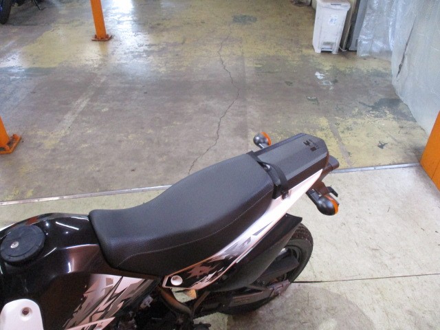 シートもこの通り破れもなければへたりもありません！来店が難しい場合にはお電話にて通販も可能ですよ！