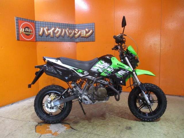 横から見てもこの通り状態グッド！ブライト正規品ですからエンジンも純正でブロンズ！高級感がありますよね