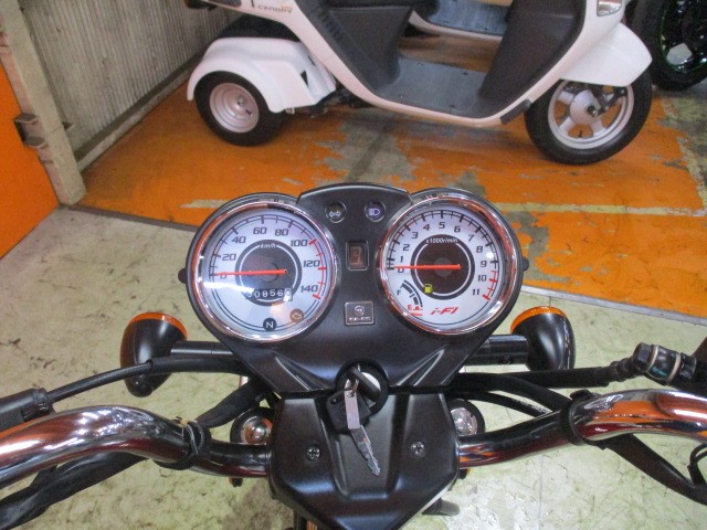 インパネも流石高年式モデル！これまたビギナーでも安心のシフトインジケーター装備済み！悩むのは危険！！