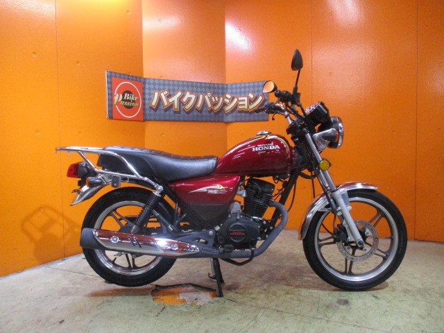 横から見てもこの通り状態グッド！外装は勿論！エンジンマフラーまでが綺麗な一台がこの価格はお安い！