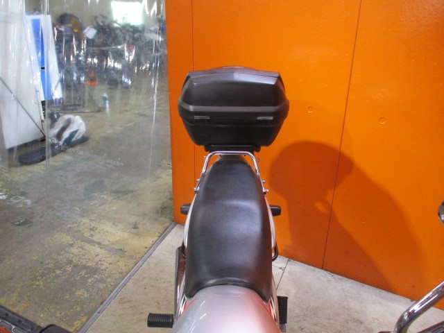 シートもこの通り破れもなければえへたりもありません！タンデムも楽々のＭＣＲ！！他店追従不可能価格！！