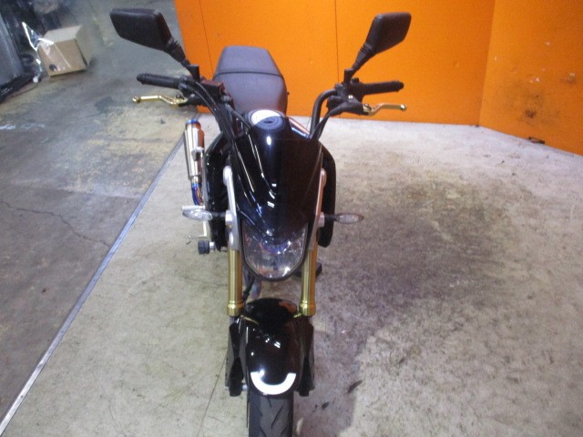 フロントから見てもこの通り状態グッド！！左右アジャスター機能付き社外レバーも装備！これも意外と高価！