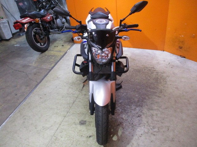 フロントから見てもこの通り状態グッド！！ビギナーでも安心のエンジンガードも装着済み！通販も大歓迎！！