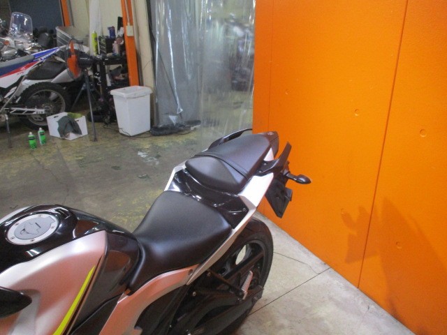 シートもこの通り破れもなければへたりもありません！タンデムも楽々のＭＴ－２５！早い者勝ちの一台ですよ