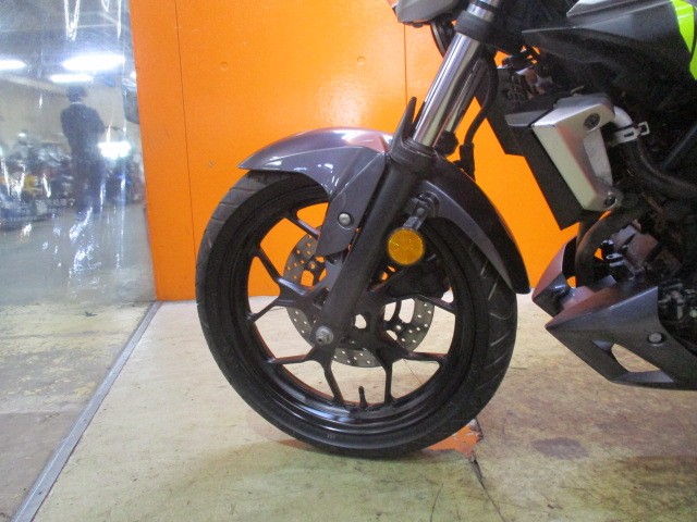 ホイールもこの通り状態グッド！２５０ネイキッドのハイエンドモデルのＭＴ－２５がこの価格は本当にお安い