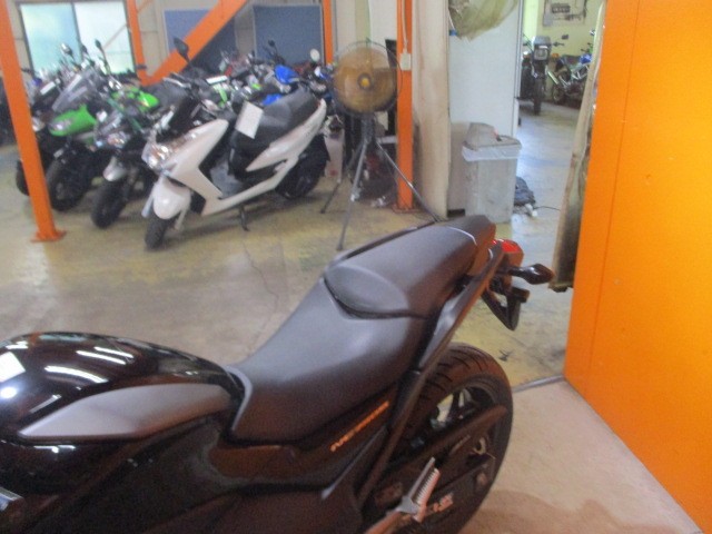 シートもこの通り破れもなければへたりもありません！タンデムも本当に楽々ですよ！！