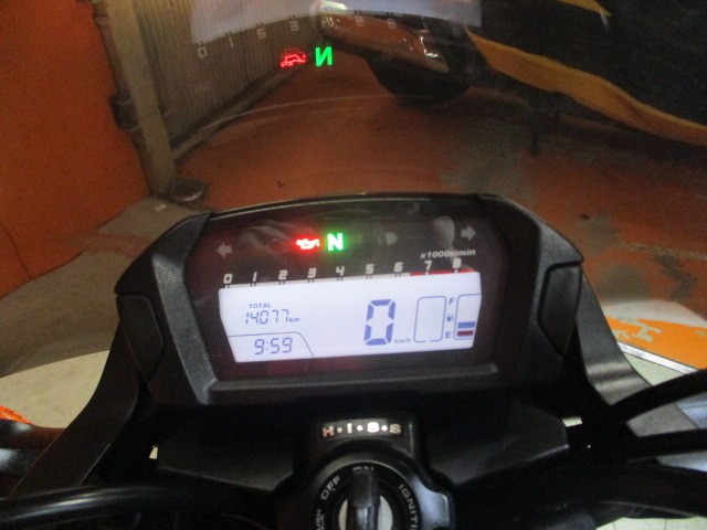 走行も１４０７７ｋｍの低走行車！７５０ｃｃでありながら燃料消費率１Ｌ＝４２．５ｋｍの高燃費！！