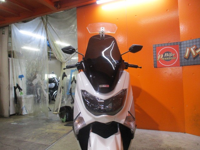 フロントから見てもこの通り状態グッド！スモークのロンスクをつけるだけでここまでかっこよくなりますよ！