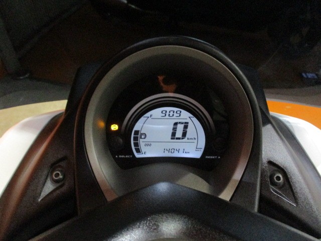 走行もまだまだの１４０４１ｋｍ！！ＡＢＳ装備ですからビギナーでも安心の一台ですよ！！通販も大歓迎！！