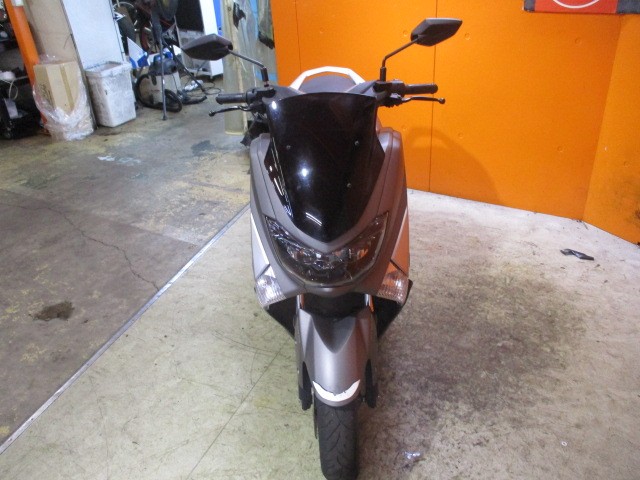 フロントから見てもこの通り状態グッド！！ＮＭＡＸは純正でＬＥＤですから夜の走行も楽々ですよ！！